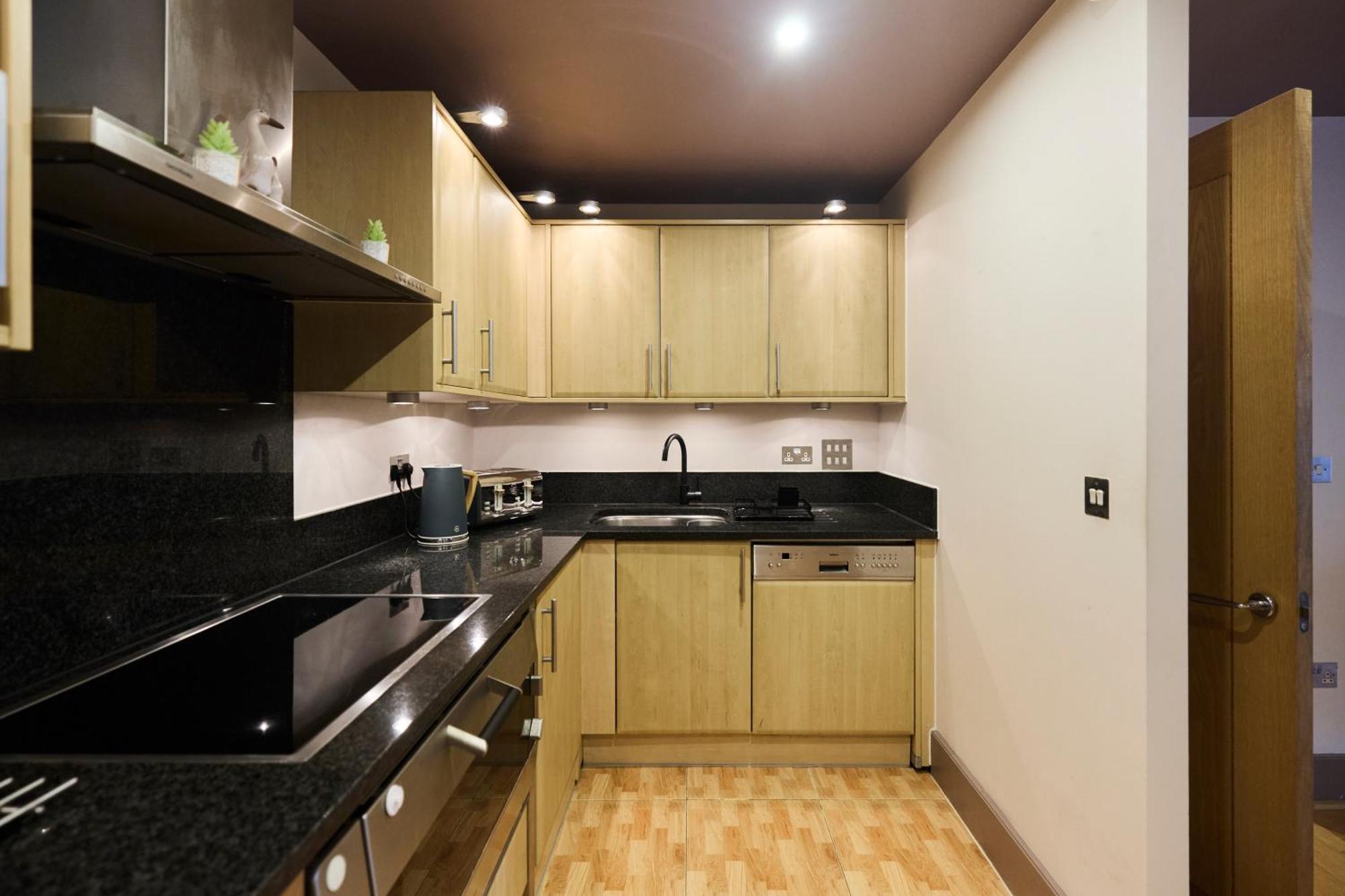 The Vauxhall Hideout - Comfy 2Bdr Flat With Balcony ลอนดอน ภายนอก รูปภาพ
