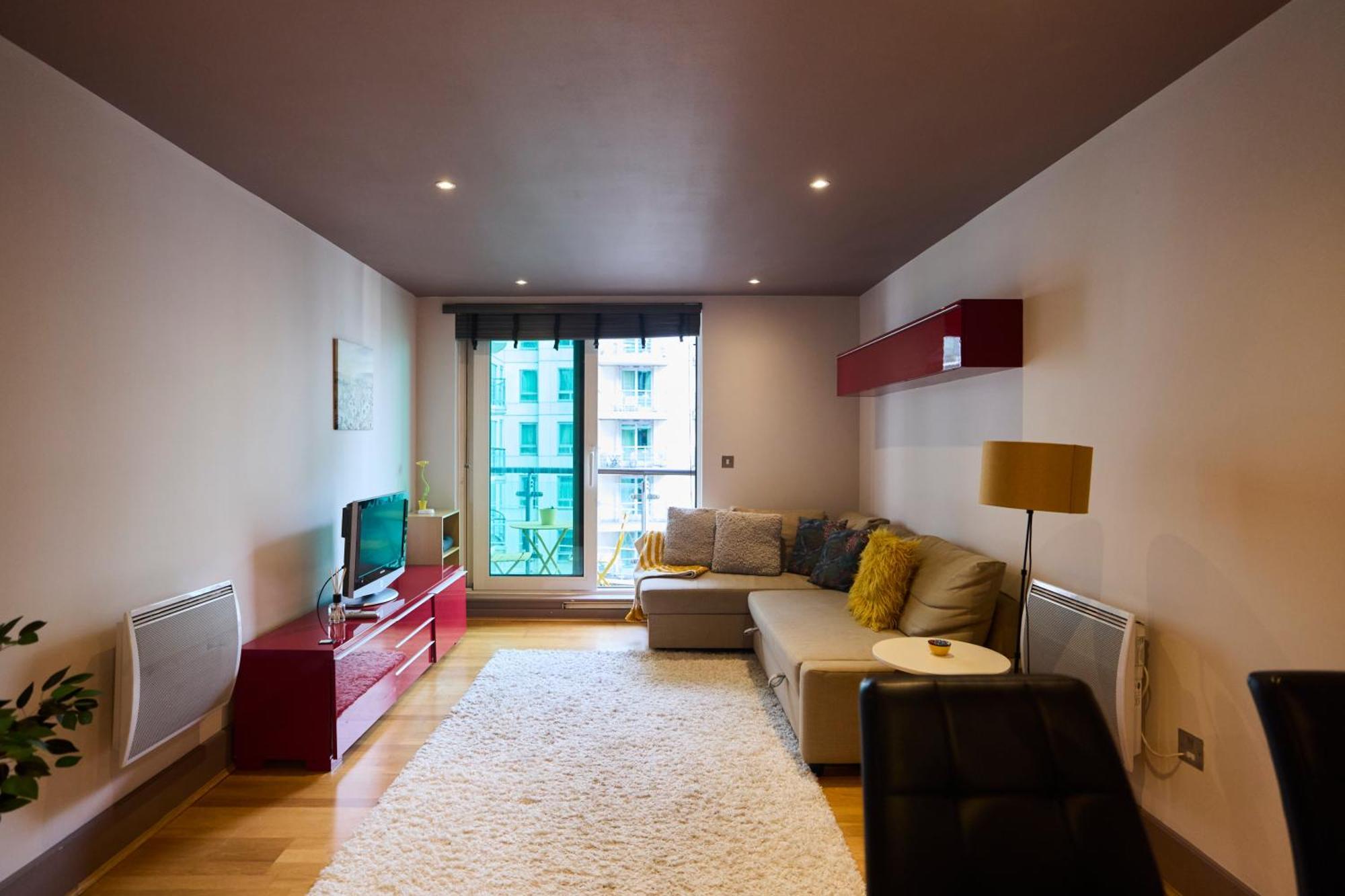 The Vauxhall Hideout - Comfy 2Bdr Flat With Balcony ลอนดอน ภายนอก รูปภาพ