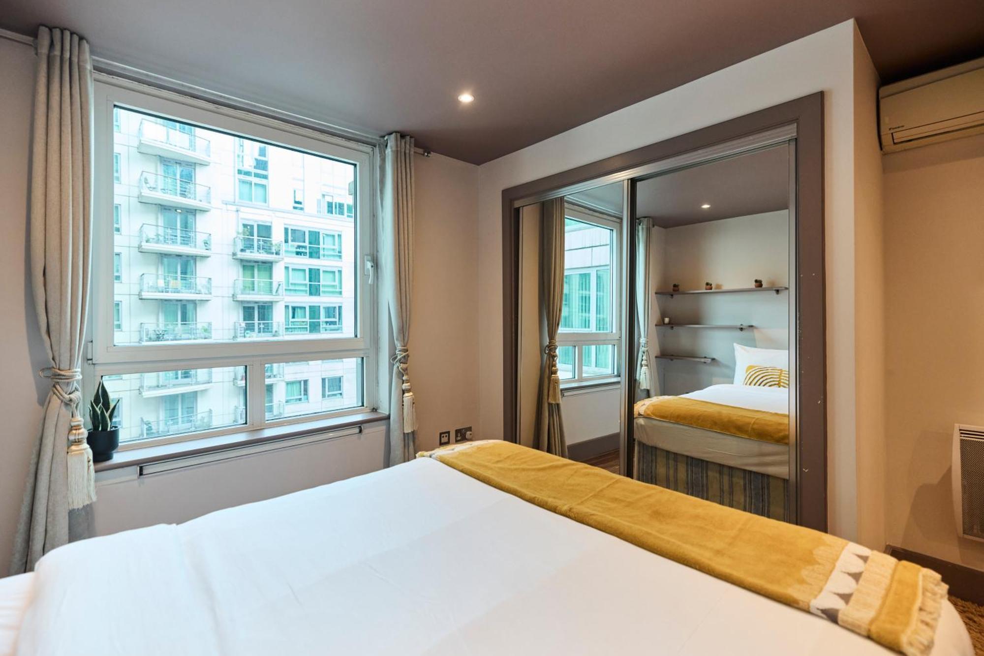 The Vauxhall Hideout - Comfy 2Bdr Flat With Balcony ลอนดอน ภายนอก รูปภาพ
